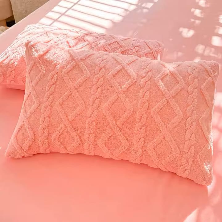 The Diamond Cable Knit Velvet Pillow Cover