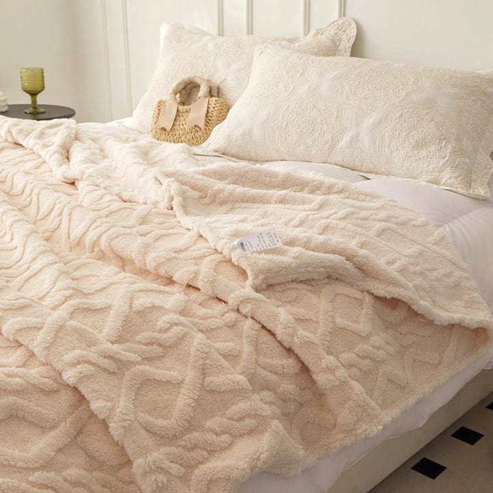 The Cable Jacquard Coral Fleece Throw